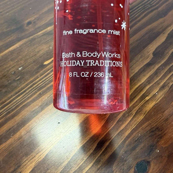 Bath & Body Works WINTER CANDY APPLE Fine Fragrance Body Mist Spray 8 Oz - Picture 2 of 2